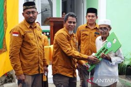 Pemkab Nagan Raya serahkan puluhan rumah layak huni untuk fakir miskin