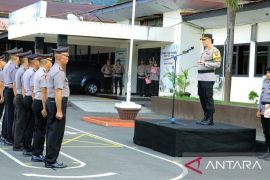 Ini pesan Kapolresta Pulau Ambo kepada personel yang naik pangkat