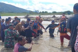 Tim SAR Jambi temukan korban terseret longsor Kerinci