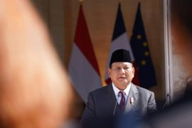 Presiden Jokowi makan malam ditemani Menhan Prabowo