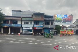 DLH Belitung kumpulkan delapan ton sampah malam tahun baru