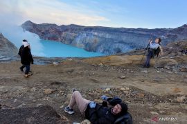 Pengelola Kawah Ijen catat kunjungan wisatawan capai 15.000 orang