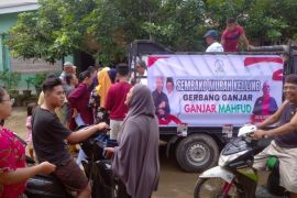 Pasar murah keliling Ganjar-Mahfud diserbu warga di Serdang Bedagai