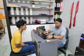 Polres Sukabumi Jabar menangkap pemuda penganiaya perempuan di bawah umur