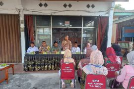 KPU Natuna mulai melakukan pelipatan dan penyortiran surat suara Pemilu 2024