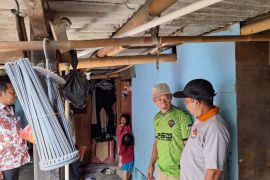 Verifikasi penerima bansos perguruan tinggi, Dinsos datangi rumah calon