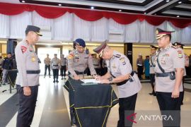 Kapolda Kalsel ingatkan personel jangan lengah jelang pemilu