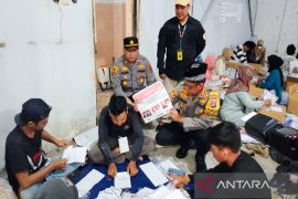 Kapolresta Banjarmasin pantau pelipatan surat suara pemilu