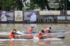 Kalimantan Selatan gelar balap sampan dan "balogo"