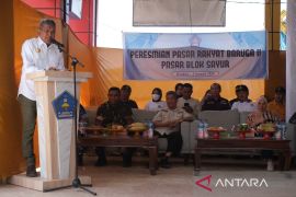 Pj Walikota Kendari resmikan blok sayur Pasar Baruga II