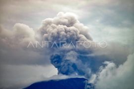 Foto-foto erupsi Gunung Singgalang Page 3 Small