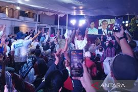Pendukung AMIN gelar "nobar" debat capres kedua di Markas Pemenangan