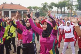 Pemkab Mojokerto galakkan "Sebar Buah Mojo" bersama warga