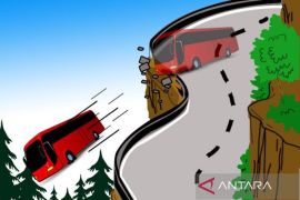 Sopir diduga mengantuk, bus masuk ke jurang di Taput dan tewaskan dua orang