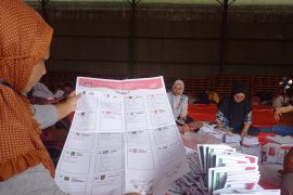 KPU Ponorogo temukan 756 surat suara DPRD rusak