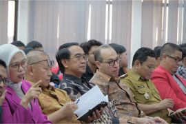Unhas gelar nobar pernyataan pers Menlu 2024