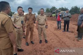 Pj Bupati Bogor optimistis kantung parkir truk tambang selesai akhir Januari