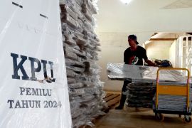 KPU Sumenep perkirakan perakitan kotak suara tuntas pekan depan