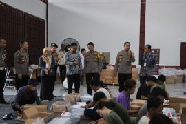 Kapolres Balangan patroli ke gudang logistik KPU pastikan situasi kondusif