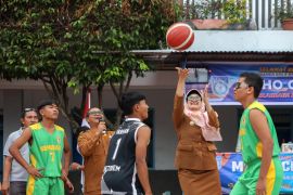 Dibuka Wali Kota Siantar, 20 tim ramaikan turnamen bola basket pelajar SMA