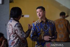 KPK periksa pengacara dan aspri mantan Wamenkumham Eddy Hiariej