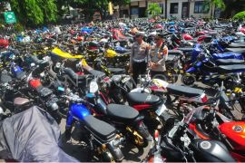 Penertiban sepeda motor knalpot brong Page 1 Small