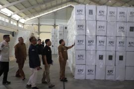 Pj Bupati Aceh Besar pantau logistik Pemilu 2024