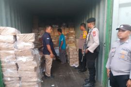 Polda Maluku kawal distribusi surat suara DPRD provinsi ke Tanimbar