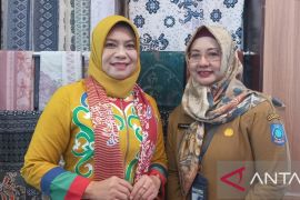 Kunjungi gerai UMKM Babel, Safriati Safrizal lirik potensi pelaku UMKM