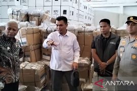 Bupati Asahan dan Forkopimda tinjau proses pelipatan Kertas Suara Pemilu 2024