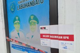 KPK geledah kantor dan rumah pasca OTT di Labuhanbatu