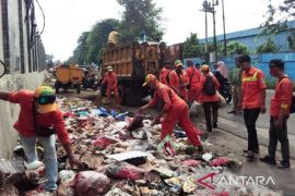 Warga Bekasi tuntut kaji ulang kenaikan tarif retribusi sampah