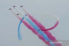 Rusia diduga acak sinyal GPS pesawat RAF bawa Menhan Inggris