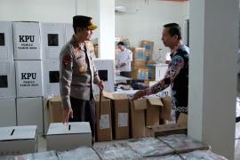 Pastikan logistik Pemilu 2024 aman, Kapolda Kaltara cek ke gudang KPUD Malinau