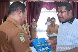 Bupati Biak Numfor minta perkantoran pemerintah pasang kamera pengawas