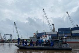 Ribuan surat suara di Riau tak bisa dipakai
