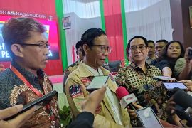 Mahfud MD percaya polisi ungkap pengancam Anies di medsos