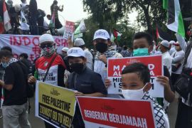 Orang tua ingin kenalkan perdamaian dunia kepada anak lewat kegiatan aksi bela Palestina