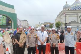 Bupati Banjar tinjau Perempatan Sekumpul yang dipenuhi ribuan jamaah