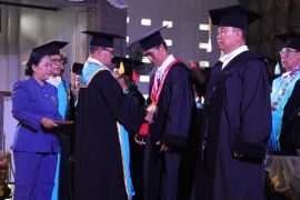 Undiksha Singaraja kukuhkan tujuh guru besar saat dies natalis ke-31