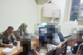 Satpol PP Surabaya gelar razia rutin tekan peredaran miras