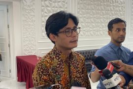 Didebat keempat, "LO" paslon diberi "HT"