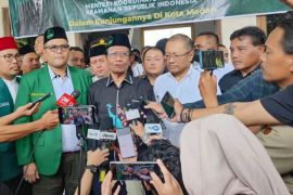 Menko Polhukam Mahfud MD ajak parpol santuni anak yatim demi kebaikan negara