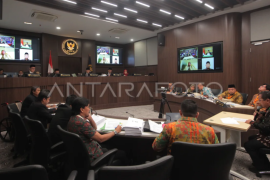 Sidang dugaan pelanggaran Kode Etik Penyelenggara Pemilu Page 1 Small