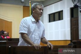 Jaksa Tipikor Mataram tuntut 10 tahun mantan kabid minerba