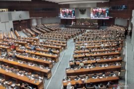 Ketua DPR minta anggota  dewan tuntaskan tugas di akhir masa jabatan