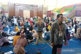 KPU Agam libatkan 448 orang lipat surat suara Pemilu 2024