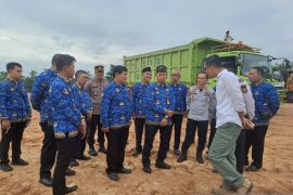 Pemkab Bogor mulai operasikan kantung parkir khusus truk tambang di Parungpanjang