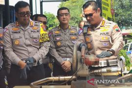 Polisi terima rongsokan knalpot bising hingga 700 kg