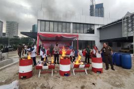 Kejari Jakbar musnahkan barang bukti hasil perampasan perkara